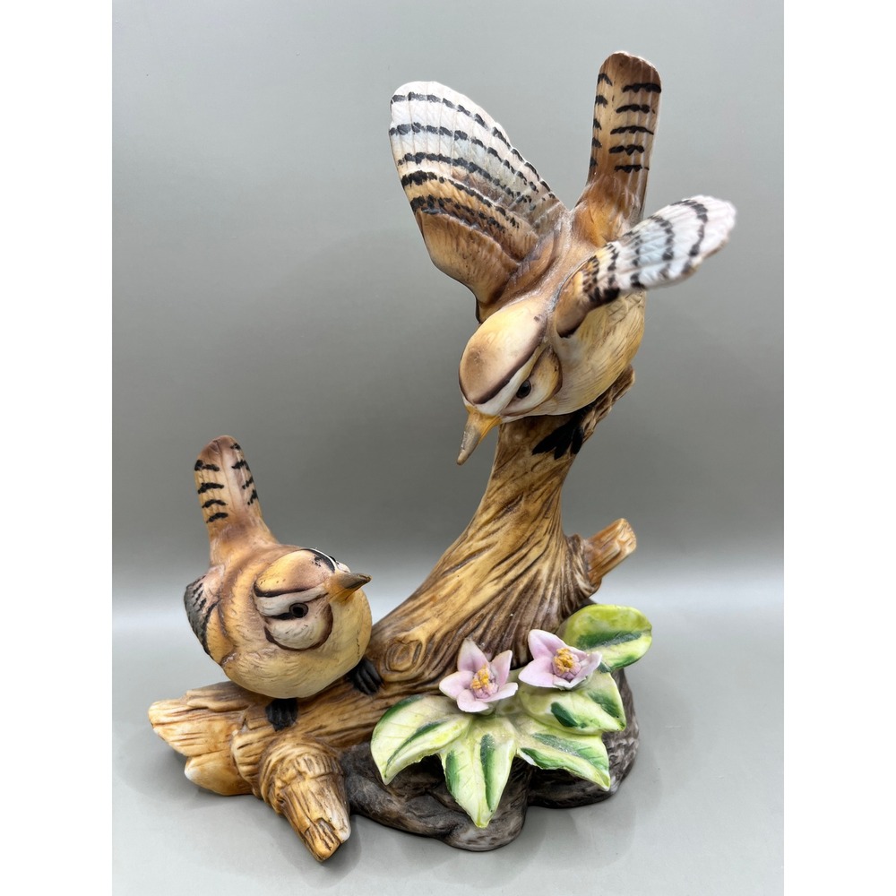 Vtg Porcelain Carolina Wren Bird Figurine Hand Painted Nature‎ Decor 7.5" As Is
